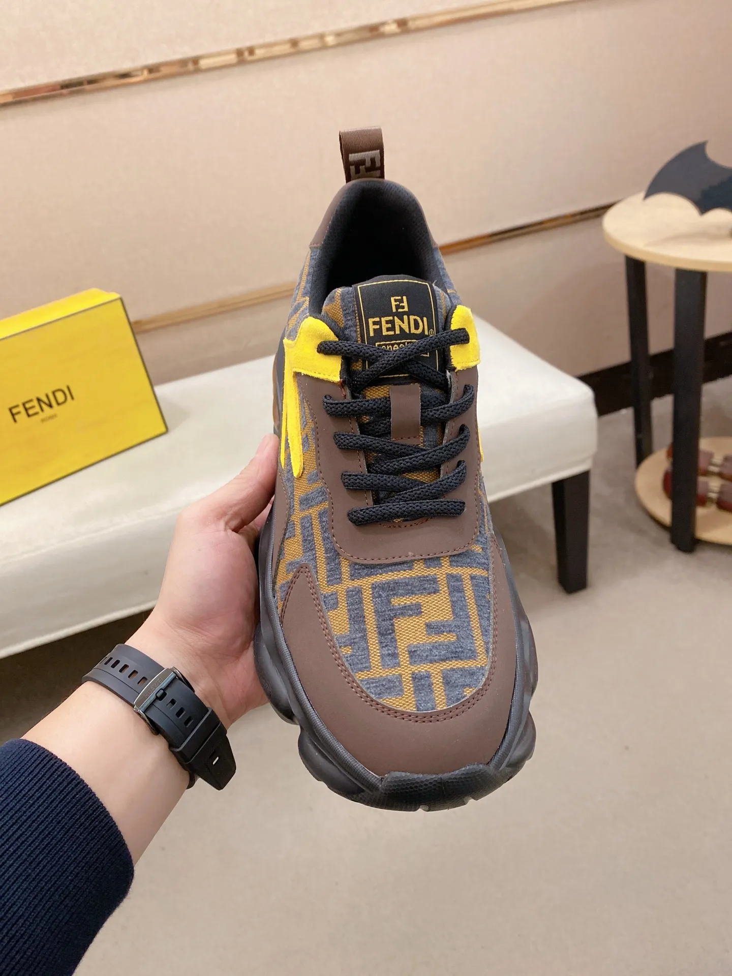 Factory price 442💰 (fendi) New style 👊🏻 upper 🇮🇹 imported cowhide fabric 🇩🇪 lining imported sheepskin lining. The original outsole is molded to highlight the identity of every man, and the upper foot is elegant and stable🚶🏻🚶🏻The high-end custom counters reproduce the original version📯No matter the wind or rain, the shoe last remains unchanged and can withstand the verification of time🔍️,🔵 Size: 38-44